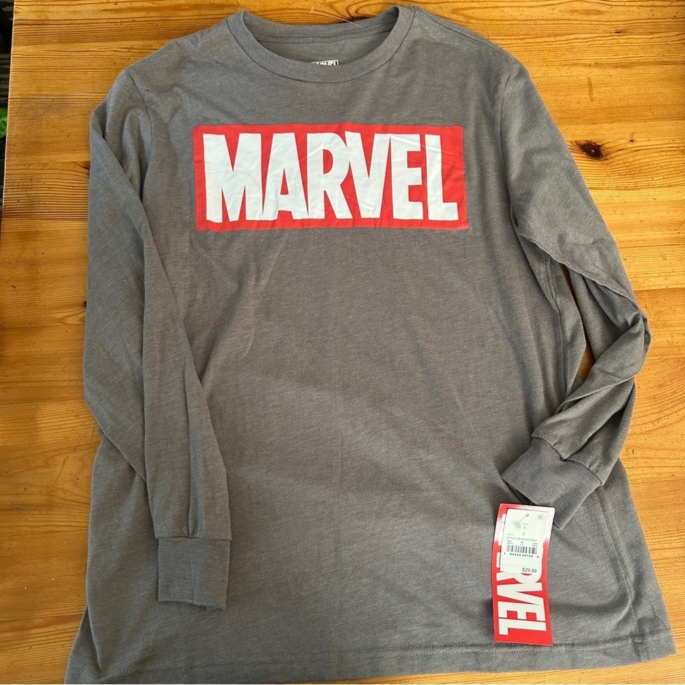 NWT Men’s Marvel T-Shirt  long Sleeve - M